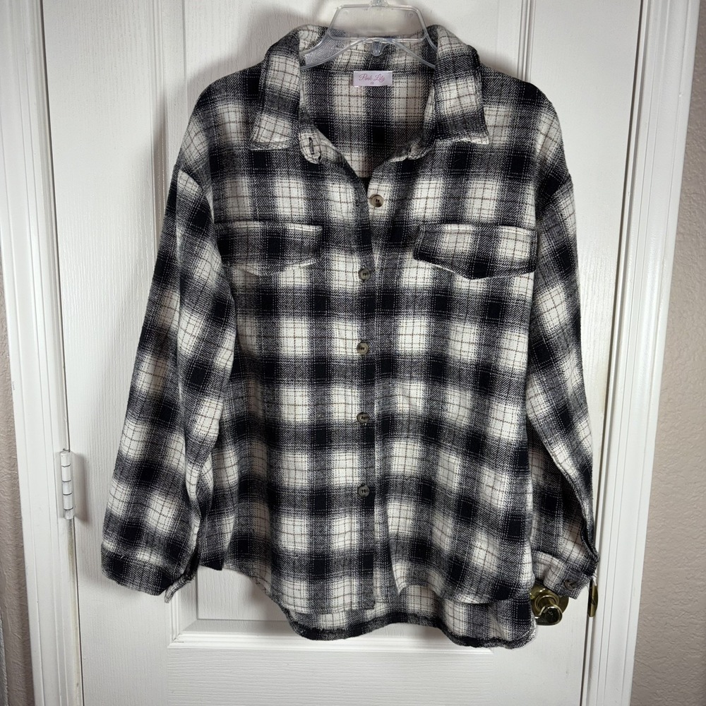 Pink Lady Women's Medium Oversized Plaid Flannel Shacket White Black Button Down